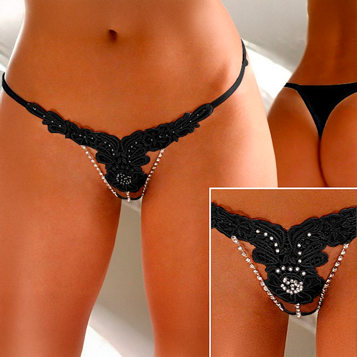 Tanga de Encaje con Detalles de Perlas